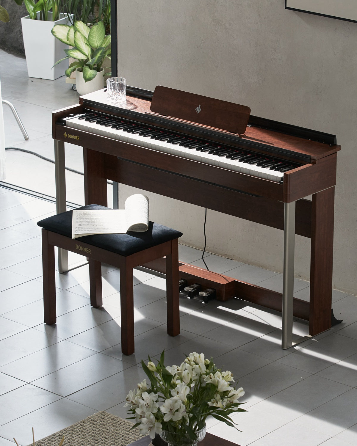 Donner DDP 200 88 Key Weighted Dynamic Graded  Hammer Action Upright Digital Piano